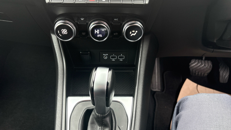 Renault Captur 1.6 E-Tech full hybrid 145 Rive Gauche 5dr Auto Hybrid Hatchback